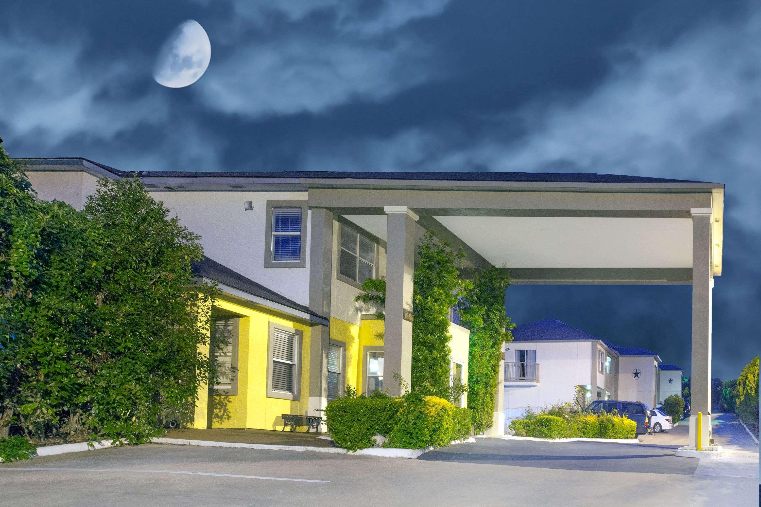 Days Inn By Wyndham Suites Fredericksburg Exterior foto