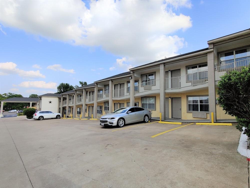 Days Inn By Wyndham Suites Fredericksburg Exterior foto